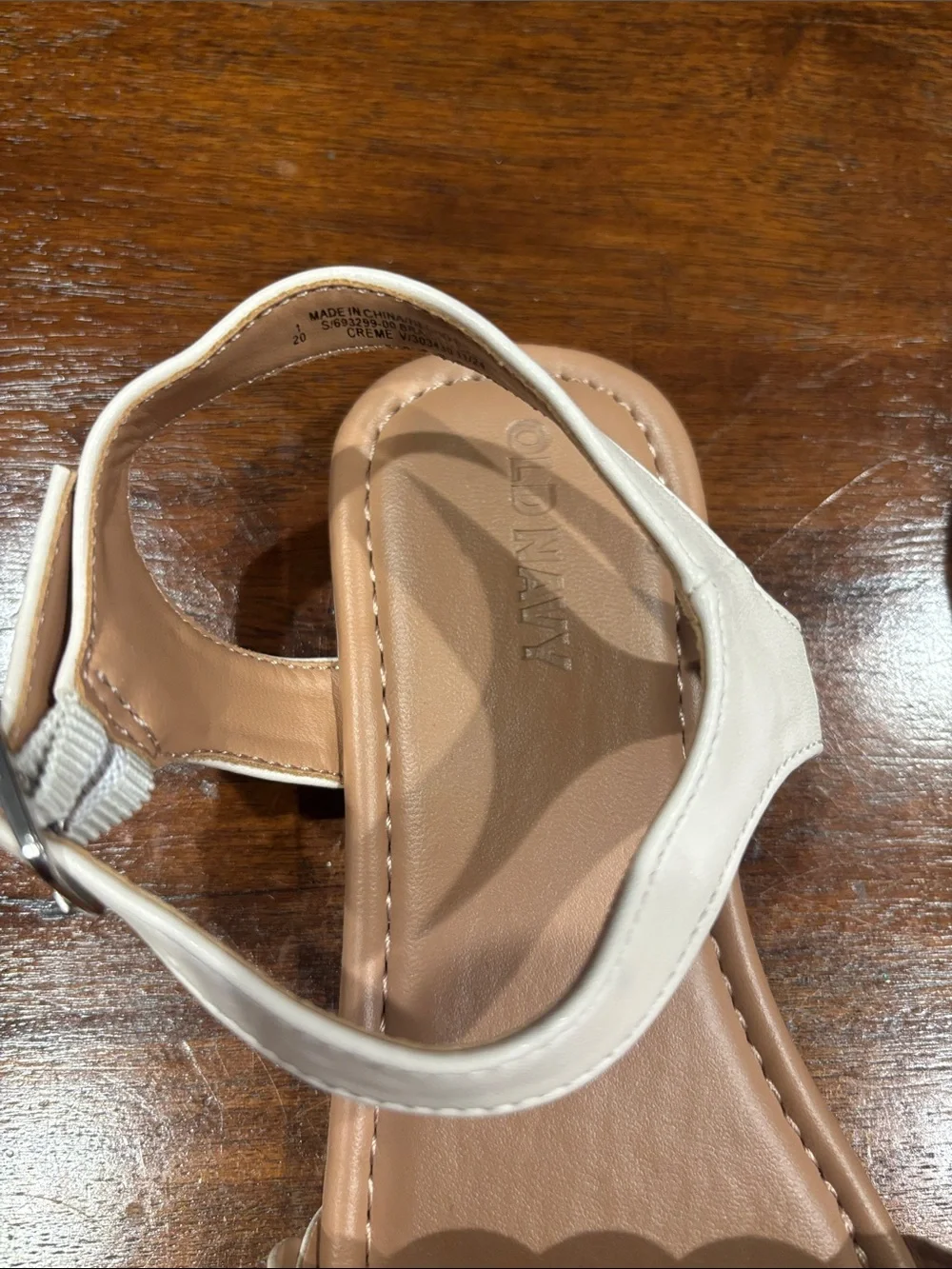 Old Navy Braided Front Ankle-Strap Sandals in Cream Girls size 1